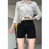 Shorts jeans pretos para mulheres, novo estilo verão 2026, H-line retro americano cintura alta elástico que abraça o quadril hot pants para garotas sexy