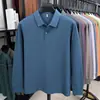 Camiseta de manga larga para hombre con dobladillo abierto, algodón mercerizado, nuevo estilo otoño 2026, cuello camisero, polo casual para hombre