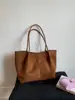 Bolsa de camurça transfronteiriça para mulheres, novo modelo 2026, bolsa de ombro vintage de alta qualidade, bolsa tote grande para o dia a dia, moderna