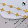 Pulseira Popular Xiaohongshu Estilo Gelo Triturado Dourado Areia Flor de Trevo de Quatro Folhas para Mulheres com Design Empilhado Joias de Flor de Trevo de Quatro Folhas