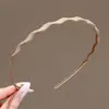 Diadema especializada para lavarse la cara, con dientes para evitar que se resbale y mantener la parte superior de la cabeza levantada, adecuada para el uso diario, pinza para el pelo para mujer, nuevo modelo 2026