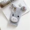 Funda de Teléfono de Peluche de Cerdo de la Suerte de Dibujos Animados de Invierno Peluda para Samsung S25/S26