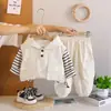Conjunto Infantil Nuevo Primavera y Otoño 2026: Elegante Chaleco de Trabajo a Rayas con Capucha para Niños, Conjunto de Tres Piezas, Ropa Infantil al por Mayor