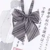 Gravata Listrada Vermelha e Dourada Estilo Japonês Sem Nó com Zíper Preguiçoso, Gravata Estilo Academia, Gravata Borboleta de Pena Estilo Jk-Dk para Crianças