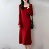 Nueva colección de otoño e invierno: Vestido de lana pura de color liso, sencillo, moderno y casual con cuello en U para mujer, con un diseño ajustado que realza la figura