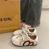 Zapatillas de entrenamiento retro alemanas 2026 nuevo diseño súper calientes zapatos casuales para mujer con cordones de moda suela suave zapatillas de tabla procesamiento y personalización