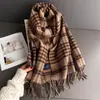 Cachecol Quente de Lã Xadrez de Alta Qualidade para Outono e Inverno, Xale Feminino Versátil para o Dia a Dia, Cachecol com Franjas, Imitação de Caxemira de Areia Fina