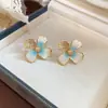Brincos de pétalas em pintura a óleo degradê estilo férias na praia, frescos e doces, luxo leve, nicho, brincos de alta qualidade
