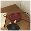 Las populares bolsas pequeñas cuadradas de este año 2026 bolsos de nuevo estilo para mujer elegantes a la moda bolsos cruzados bolsos de un solo hombro casuales para el trabajo