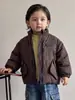 Estilo Novo de Inverno Roupas de Algodão para Crianças Top Quente para Meninos de Inverno Estilo Coreano Jaqueta Curta Color Block Solta Roupas de Inverno para Bebê