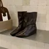 Botas ajustadas, estilo nuevo con diseño plegado, característica interna para aumentar la altura, estilo europeo y americano, tacón elegante de 5 cm, punta cuadrada versátil, botas de moda otoño/invierno, botines para mujer