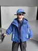 Conjunto de dos piezas de chaqueta acolchada de invierno para niños, estilo coreano, ropa exterior deportiva elegante para niños, adecuado para niños pequeños y medianos, para exportación y ventas transfronterizas