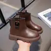 Botas Infantiles 2026 Otoño e Invierno Nuevo Estilo Botines Cortos para Niños Botas de Cuero Negras de Suela Blanda para Niñas Botas de Niña Estilo Británico