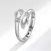 Anillo de abrazo de amor más vendido de Amazon, anillo de abrazo de manos con logotipo de letras y personalidad para el Día de la Madre.