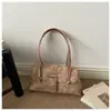 Nova Bolsa Vintage com Rebites para Axila 2026 com Textura Fosca, Bolsa de Ombro Único, Bolsa Versátil para o Dia a Dia, Bolsa Baguete de Nicho