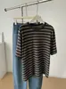 Camiseta holgada a rayas de color block de cachemira sintética suave y acogedora para mujer, con un tacto relajado y casual, estiliza y es versátil, cuello redondo, manga corta, estilo otoño
