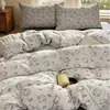 Juego de cuatro piezas funda nórdica linda funda de almohada individual doble algodón lavado dormitorio estudiantil sábanas de cama ropa de cama juego de tres piezas universal para todas las estaciones