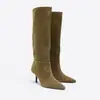 Botas Cavaleiras de Bico Fino Retro Francesas de Cano Longo Salto Agulha Camurça para Mulheres Plissadas Acima do Joelho Salto Agulha Botas Externas de Moda