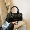 2026 Nuevo Estilo Coreano Lindo Adorno Colgante de Peluche Bolsa de Almohada Versátil para Mujer Bolso de Hombro Cruzado Bolso de Mano para Mujer
