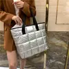 Estilo Coreano Bolso Grande Ligero para Mujer Moda Algodón Acolchado Abrigo Bolso Tote 2025 Nueva Llegada Gran Capacidad Popular Bolso de Hombro