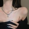 Dulce y Fresco Collar de Lunas y Estrellas de Cuatro Puntas con Piedra Lunar Empalmado Accesorios Lujo Accesible Nicho Cadena para Clavícula de Circonita Nueva Tendencia para Mujer 2025