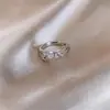 Anillo Brillante Cuadrado Azúcar Circonia Sendero de Estrellas Intersectante Anillo de Luz Lujo Sensación de Gama Alta Anillo para Dedo Anillo Dedo Índice Estilo Frío Moda Joyería para Manos Mujer