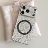 Estilo coreano y japonés Ins Nicho Patrón de Círculo Negro Piel de Serpiente Adecuado para Funda de Teléfono iPhone 17 Apple 18 Pro Decimocuarta Generación con Ventana
