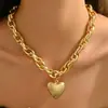 2025 Nueva Joyería Transfronteriza Europea y Americana Diseño Geométrico en Forma de Corazón Cadena de Collar para Mujer Todo Fósforo Colgante de Alta Gama