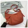 Bolsa de pano de nylon feminina 2024 primavera e verão novo design de moda bolsa de bolinho de massa alça de ombro larga bolsa transversal de ombro para todos os jogos