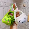 Fundas para auriculares de lana tejidas a mano, monederos tejidos, llaveros con dibujos animados, colgantes y bisutería al por mayor.