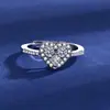 Tráfico Atractivo en Vivo Suministro Popular Anillo Abierto de Circonita Imitación de Piedra de Alto Carbono de 1 Quilate Anillo de Ocho Corazones y Ocho Flechas Joyería para Mujer