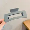 Pinza Geométrica Simple para el Cabello, Pinza de Moda para la Parte Trasera de la Cabeza, Pinza Femenina de Color Café, Accesorio para el Cabello de Pinza de Tiburón de Alta Gama y Exquisito