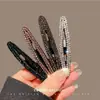 Elegante presilha de cabelo com strass para mulheres, um acessório estiloso para prender o cabelo de trás e as franjas laterais