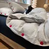 Conjunto de Roupa de Cama Minimalista Estilo Japonês Quatro Peças 100% Algodão, Conjunto de Três Peças para Dormitório Estilo Ins Sem Estampa, Tecido Colorido Trama, Algodão Lavado e Linho, Design com Botão de Corda