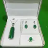 Conjunto de Tres Piezas Popular Transfronterizo de Joyería Imitación de Calcedonia Verde: Collar con Colgante, Anillo y Pendientes