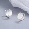 Pendientes de plata de ley 925 con hebilla redonda para mujer, nuevos pendientes minimalistas de moda con temperamento de viento frío.