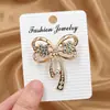 Moda Europeia e Americana Acessórios de Roupa Broche Borboleta Pérola Alfinete Strass de Alta Qualidade Acessórios para Roupas de Casamento Vestuário