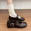 Sapatos rasos únicos versáteis, novo estilo fashion, confortáveis para o uso diário, sapatos femininos de salto baixo para o verão de 2026, estilo coreano simples retrô