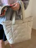 La Bolsa Casual de Gran Capacidad de Moda y Tendencia de Este Año 2025 Nuevo Estilo Coreano Bolso de Hombro Único Bolso Tote de Color Sólido
