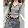 Suéter corto de punto trenzado para mujer, cuello polo, manga larga, nuevo para principios de otoño, estilo universitario vintage con parte inferior acanalada.