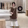 Conjunto de Ropa de Otoño para Niñas Estilo Coreano 2026 Nuevo Estilo Niños Medianos y Grandes Chaleco de Capa Base Pantalones de Pierna Ancha a Cuadros con Volantes Conjunto de Tres Piezas