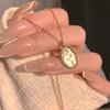 Colar de rosas francesas suaves, corrente de clavícula de metal retrô de alta qualidade, brincos de temperamento de nicho simples para mulheres