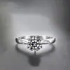 Anillo de Platino Chapado en Platino Imitación Grado D Diamante Mosan de Alto Carbono Anillo Clásico Micro-engastado con Ocho Corazones y Ocho Flechas y Seis Garras para Mujer