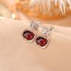 Yilu Plata S925 Plata Esterlina Chapado en Oro Jaspe Hetian Ámbar Sangre Cera de Miel Patrón de Hierba Rizada Aretes de Tuerca Cuadrados Casuales de Moda