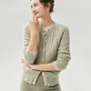 Cárdigan de punto suave y cómodo con cuello redondo y cierre de botones, hecho de una mezcla de cachemira y seda, un nuevo estilo de otoño para mujer