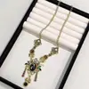 Colar com Pingente de Concha de Pérola de Resina Estilo Medieval, Estilo Nicho de Luxo Leve, Corrente Elegante para Clavícula, Joia Personalizada de Alto Padrão para Mulheres