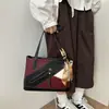 Bolso de Hombro Tipo Tote Grande de Alta Calidad Transfronterizo para Mujer, Nuevo Bolso de Mano Retro de Moda para Viajar con Superficie Suave al por Mayor