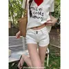 Shorts jeans ultra-curtos estilo retrô americano de cintura baixa que realçam o quadril para mulheres, novo estilo verão 2026, hot pants sexy de barra dobrada que afinam e abraçam o quadril