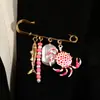Broche Europeu e Americano Transfronteiriço de Joias em Formato de Coração Estrela Estrela de Quatro Pontas Corrente com Franja Acessório de Roupa para Mulheres Moda de Luxo Leve Acessório de Alfinete
