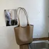 Bolsa de Ombro Grande Capacidade Feminina 2026 Primavera Nova Estilosa Bolsa para o Dia a Dia Bolsa de Braço Bolsa Tote Tendência Este Ano